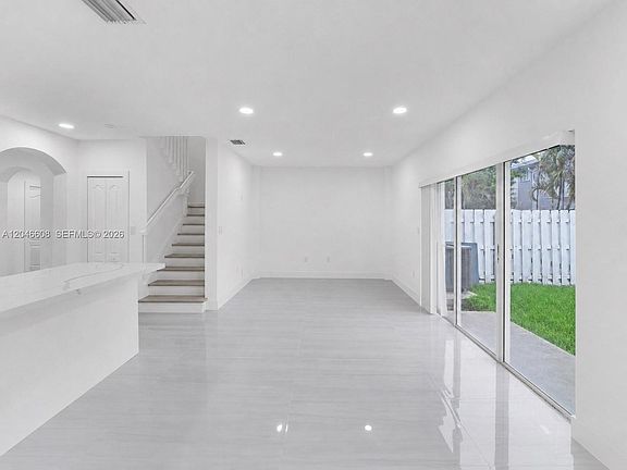 4th image of 2802 SW 128th Way #B
