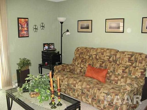 4th image of 7251 N Lakeside Ct