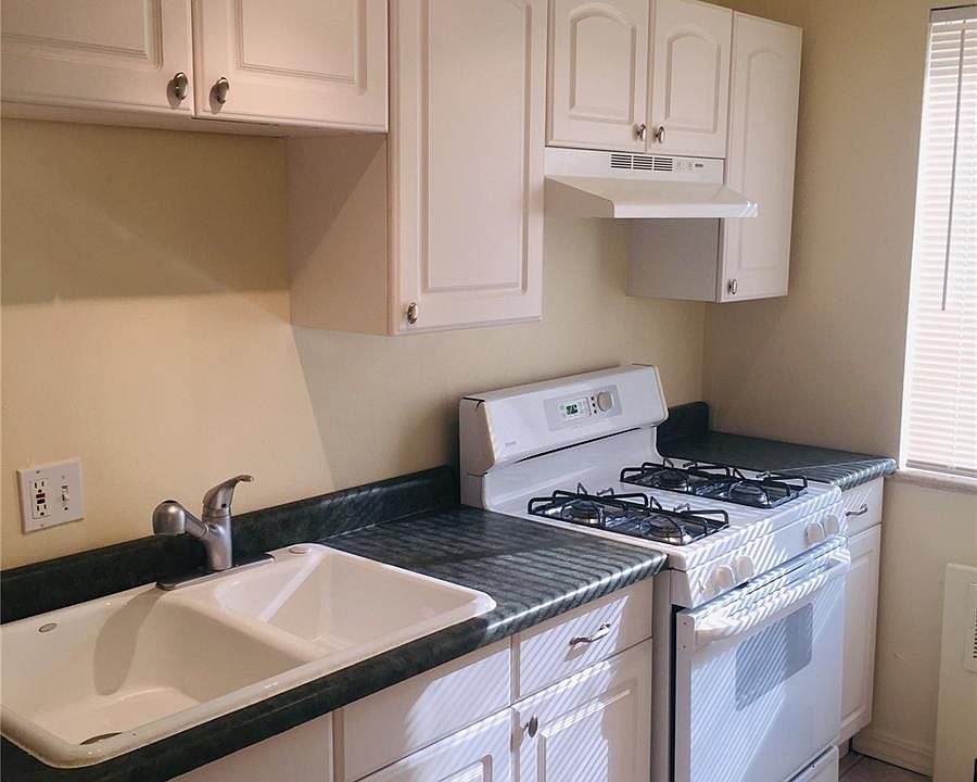 1st image of 1101 N Bellaire St APT 101