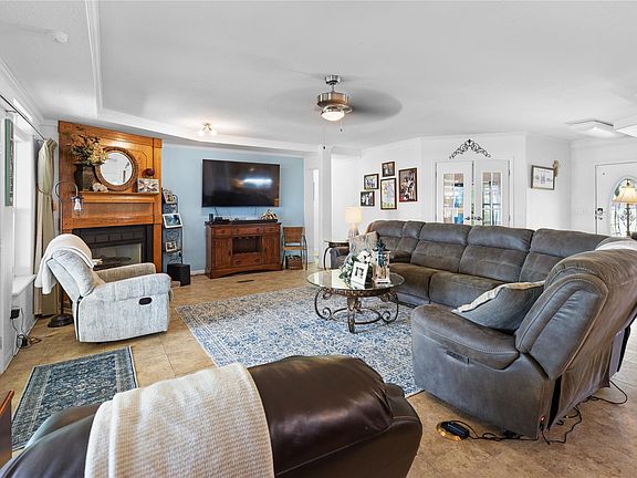 5th image of 174 Lake Front Dr