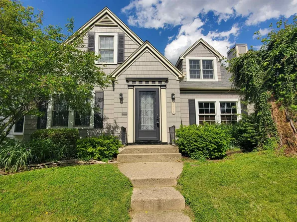 3218 Eastbrook Dr, Fort Wayne, IN 46805