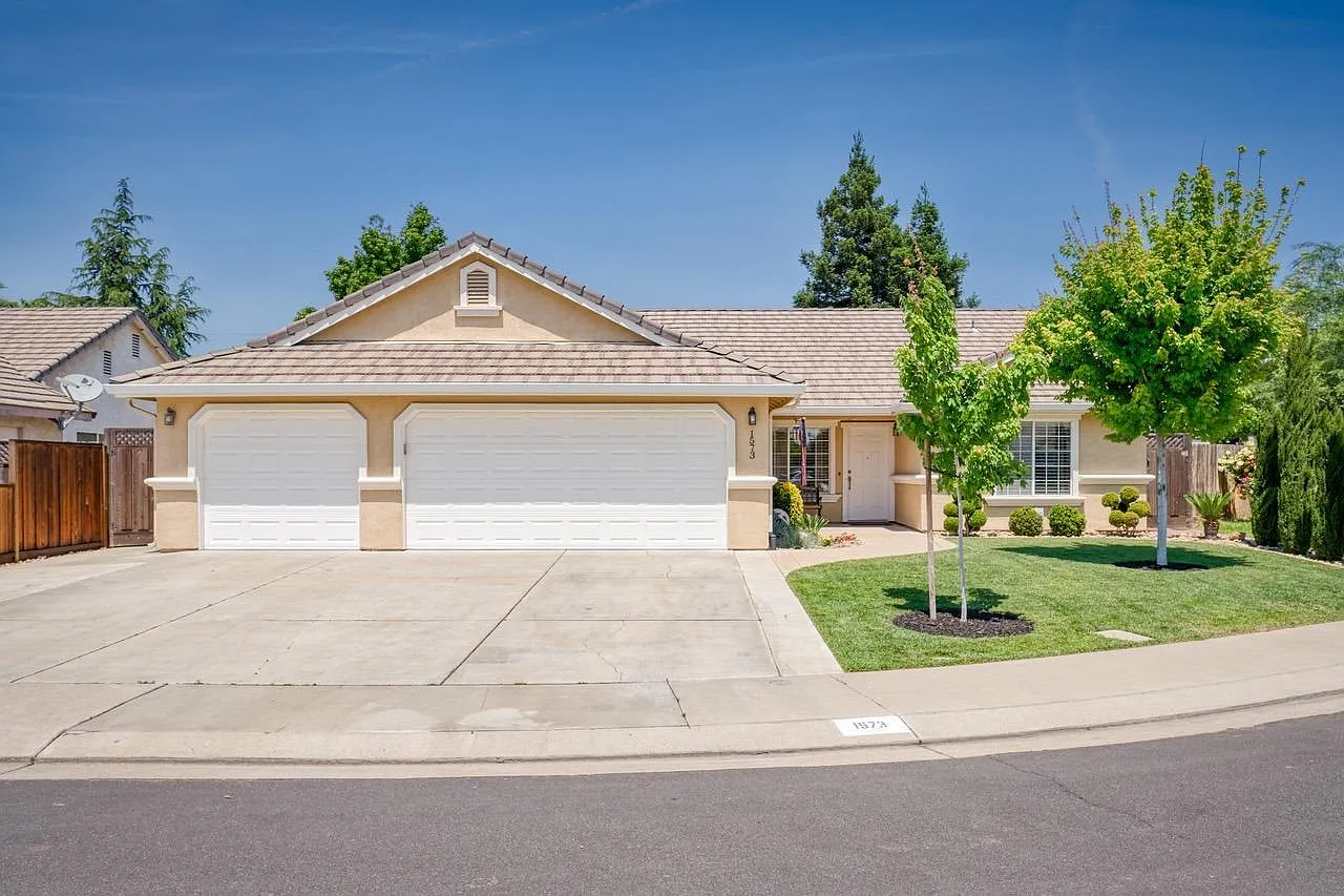 1573 Assunta Ct photo 1