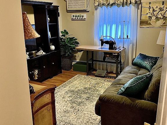4th image of 7502 16th Ave #2B