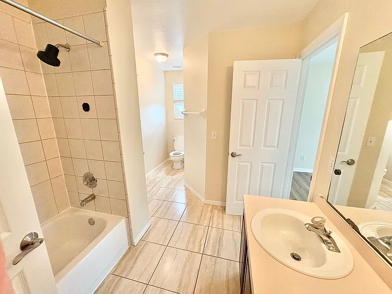2813 Rolling Broak Dr — Photo 25