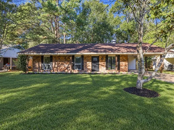 2381 Deer Oak Pl, Jackson, MS 39212