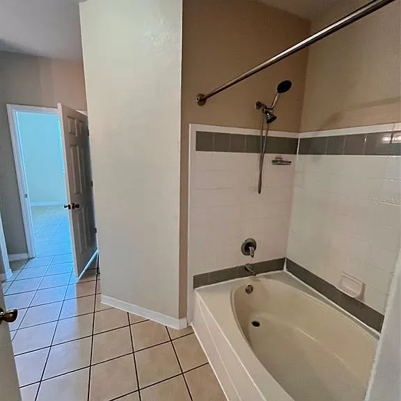 6685 Queens Borough Ave #306 — Photo 10