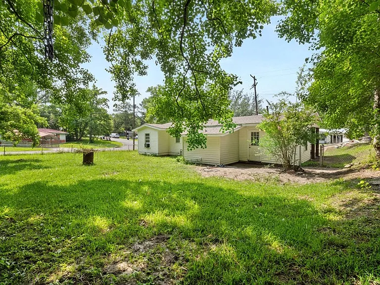 1314 Oak Dr — Photo 18