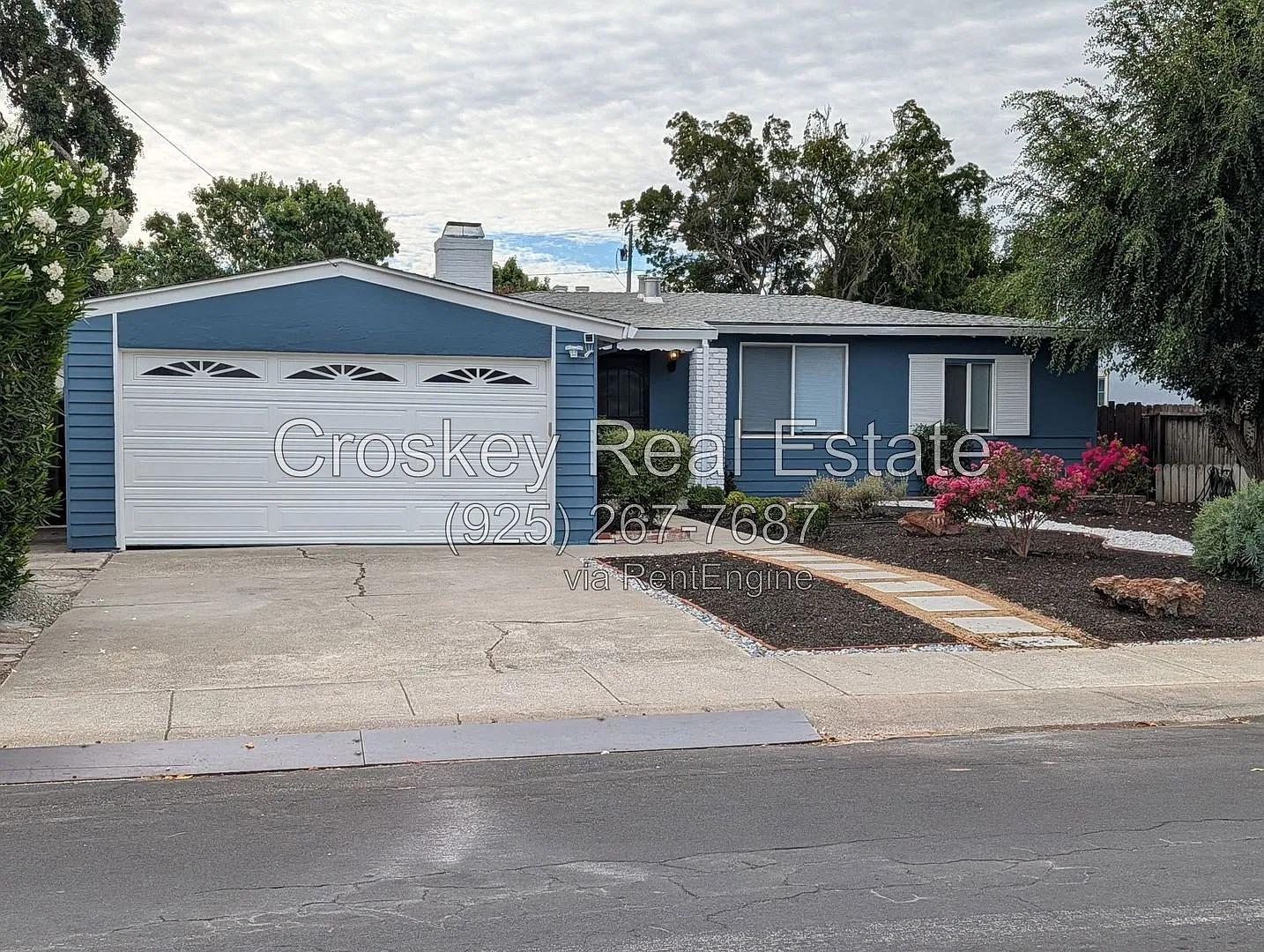 4 bed, 2.0 bath, 1476 sqft, $3,995 — Photo 2