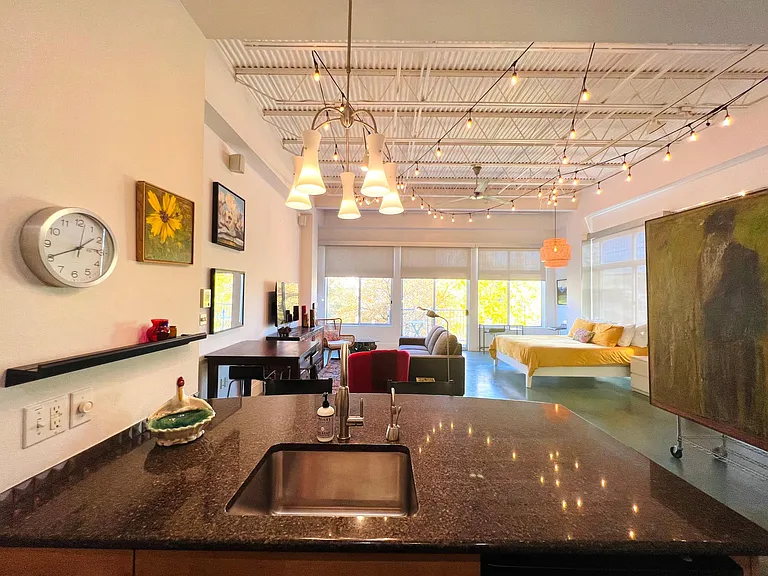 2401 E 6th St #6 — Photo 12