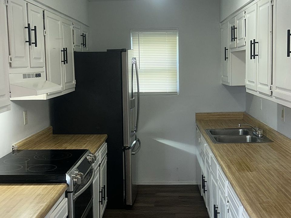 1st image of 3224 Springfield Dr APT 2