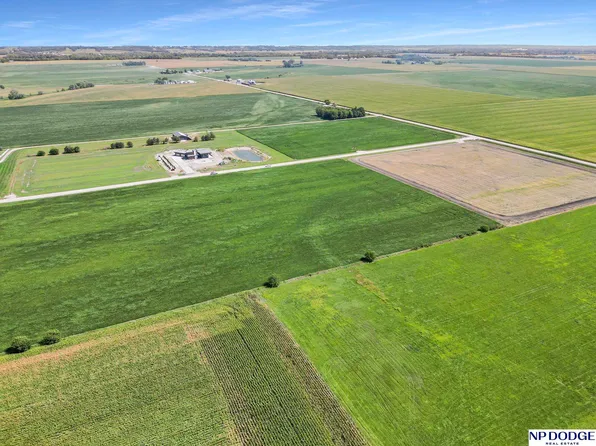 27078 Rainwood Rd, Valley, NE 68064