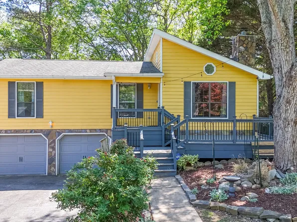 296 Rolling Meadows Dr, Ringgold, GA 30736