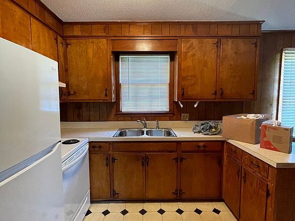 4th image of 6524 Camelot St