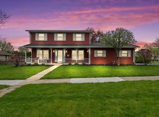 402 Sara Ave, Lemont, IL 60439