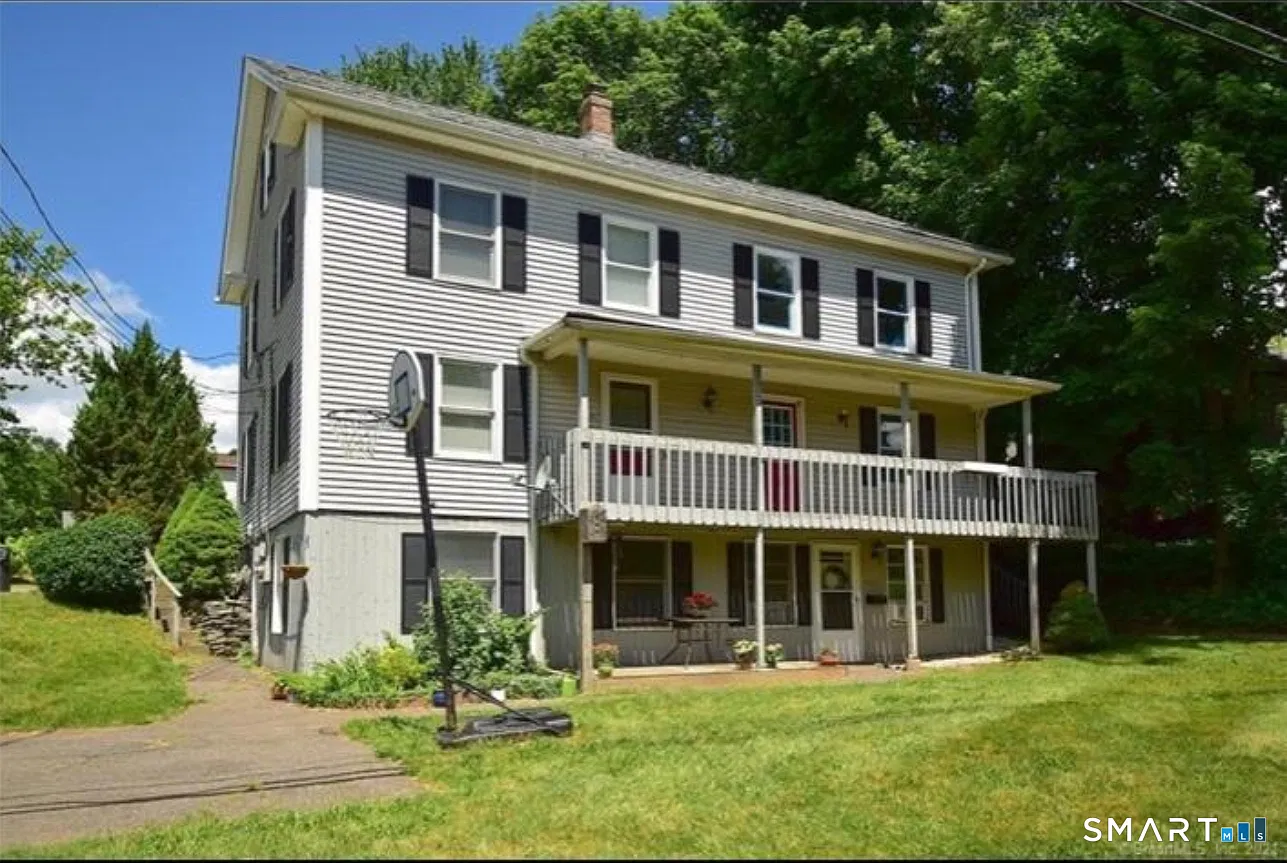 3 bed, 1.5 bath, 1716 sqft, $2,200 — Photo 4