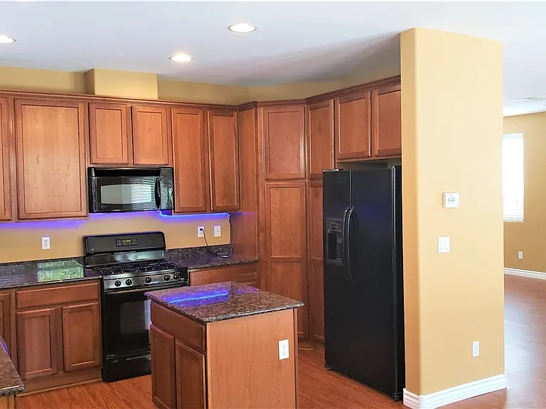 2819 Dunnottar Ave — Photo 11