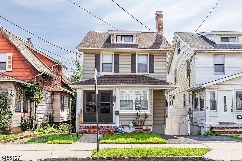 1st image of 420 Dewitt Ave