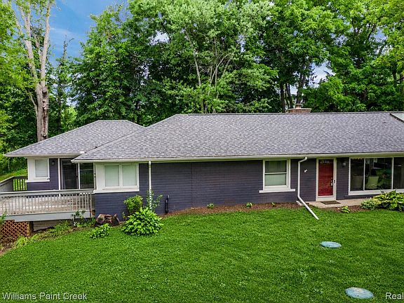 3rd image of 340 Whims Ln