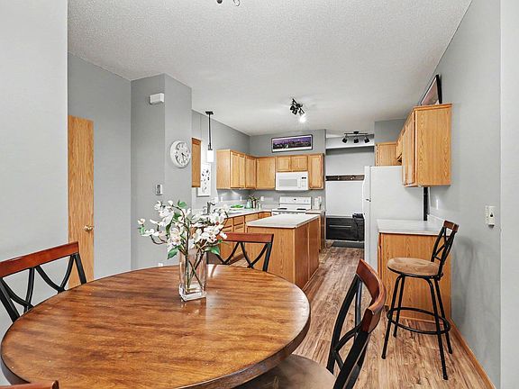 5th image of 20603 Keystone Ave