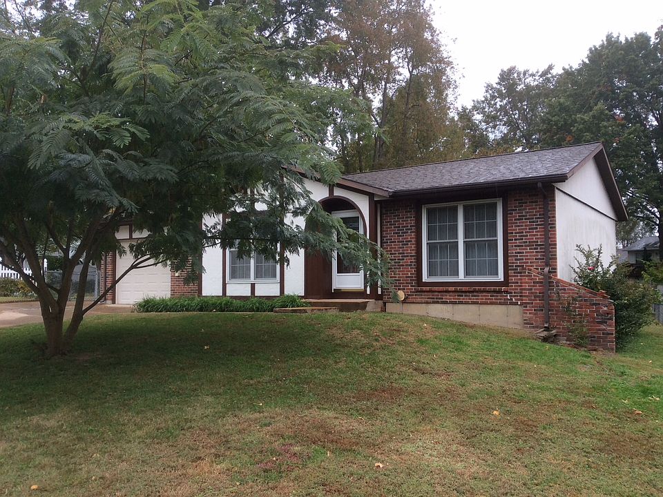 1st image of 30 Old Orchard Ct