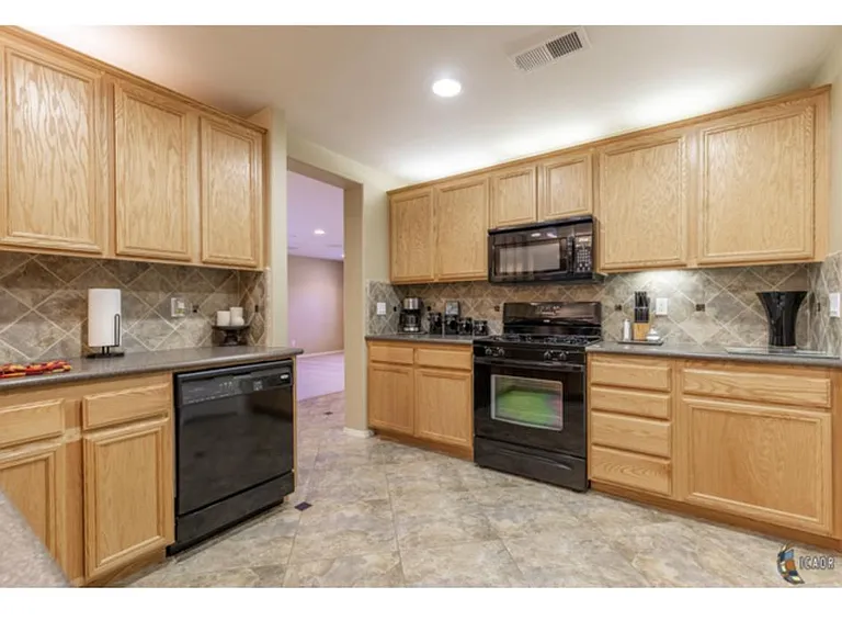 636 Costa Azul St — Photo 5