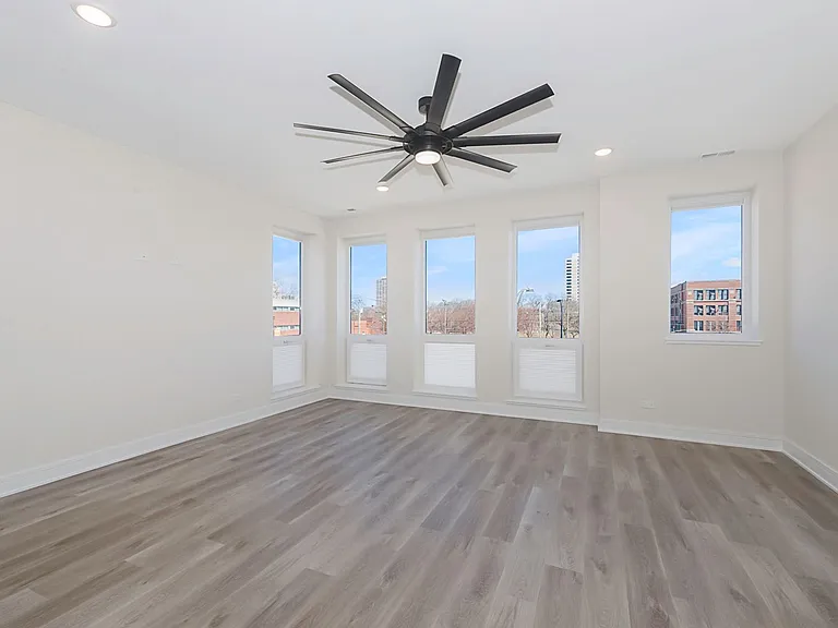 3762 S Indiana Ave #3 — Photo 22