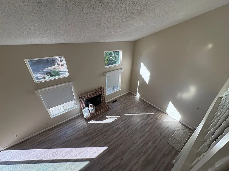 1100 Limeridge Dr — Photo 3