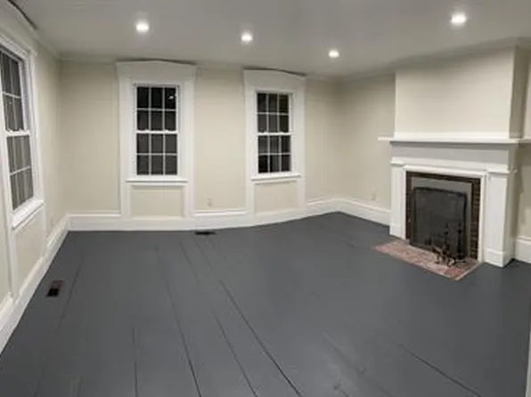 39 School St #6A, Brunswick, ME 04011