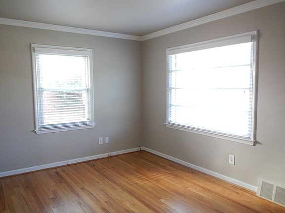 2nd image of 2306 E Lincoln Ave