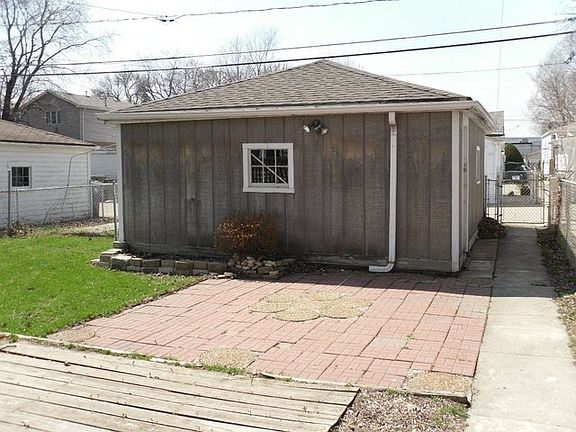 4th image of 3218 Ernst St