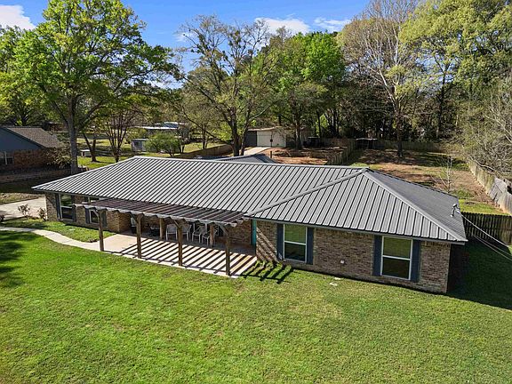2nd image of 203 Terese Dr