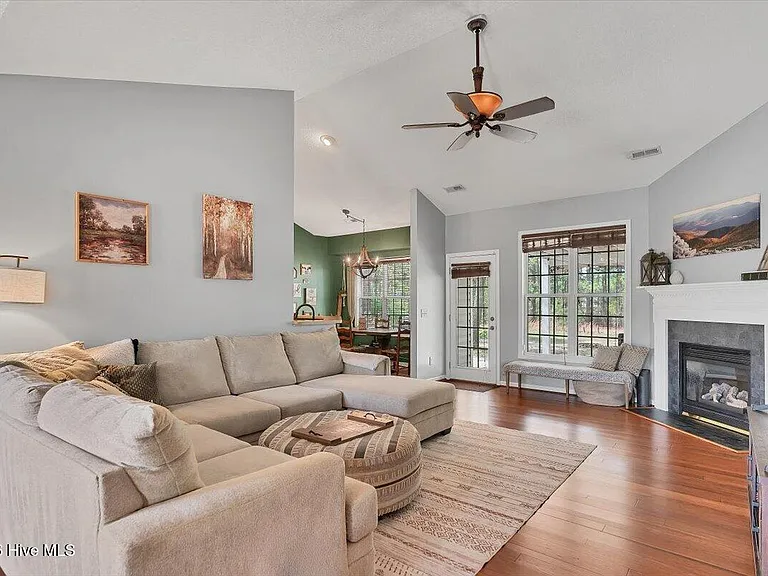 329 Green Links Dr — Photo 12