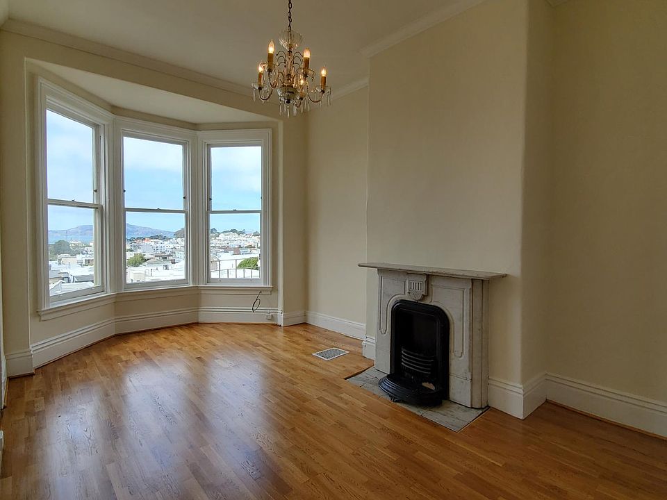 1st image of 1960 Green St #4