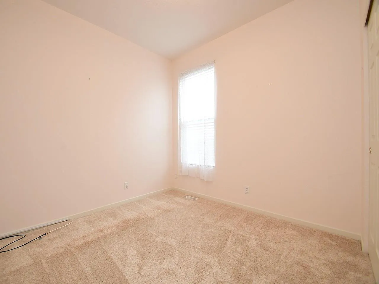 5018 S 194th Ave — Photo 3