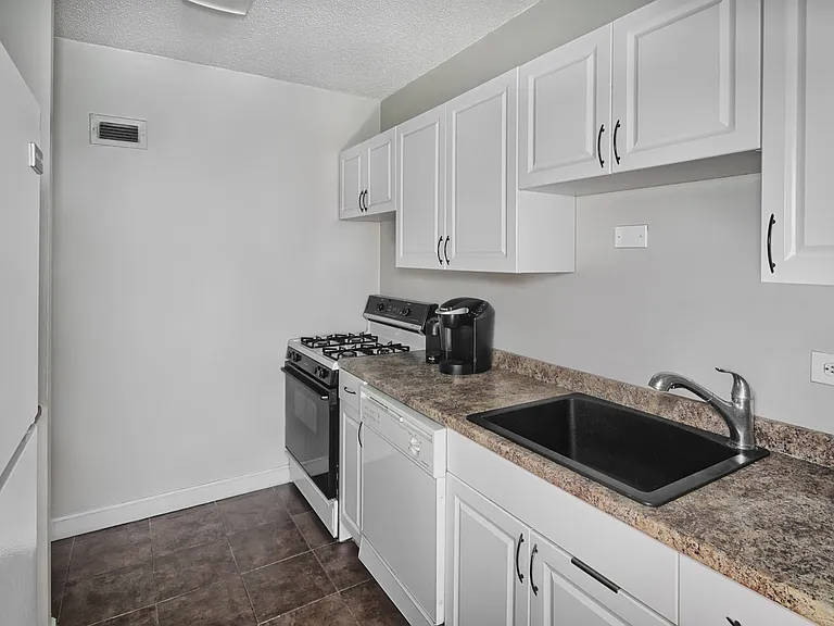 7004 Kennedy Blvd E #2E — Photo 7