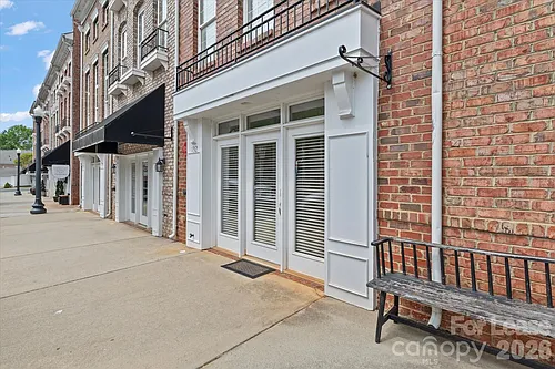 132 Market Place Ave #A Photo 1