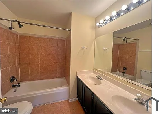 4100 Hunters Hill Cir #4100 — Photo 17