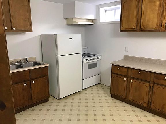 5th image of 125 S Lincoln Dr APT C