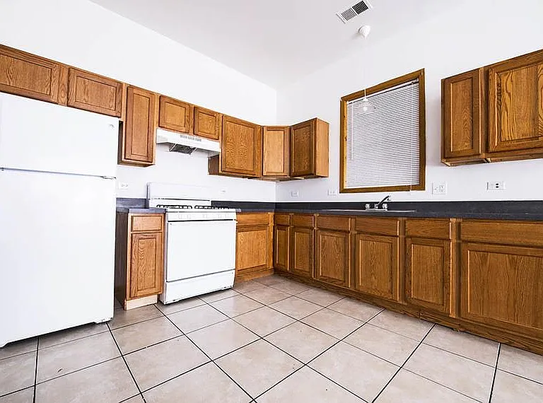 3108 W Polk St — Photo 6