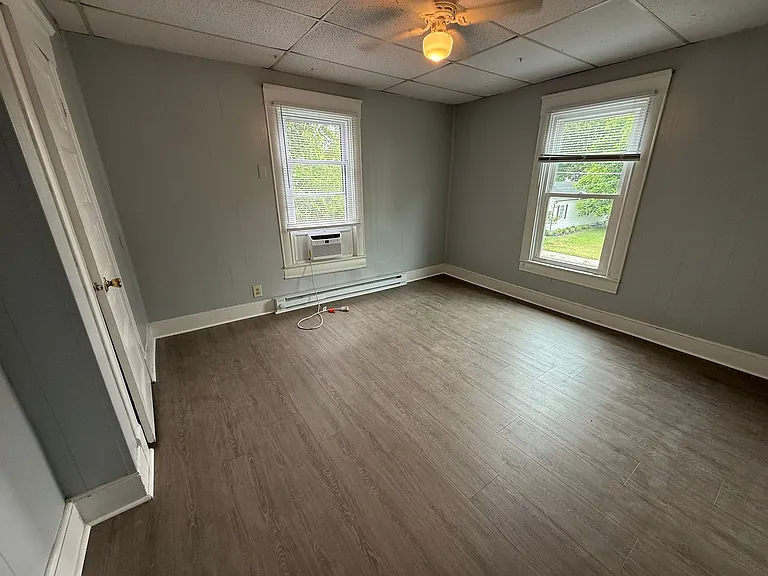 419 Oakley St — Photo 10