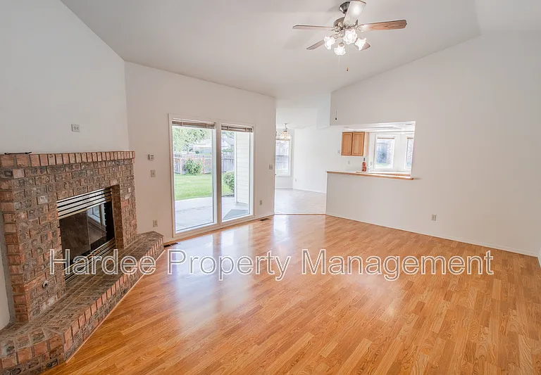 9952 W Pattie Dr — Photo 10