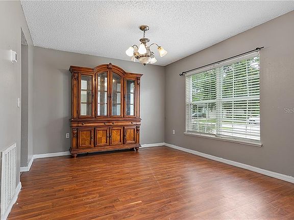 3rd image of 71 Ramblewood Dr