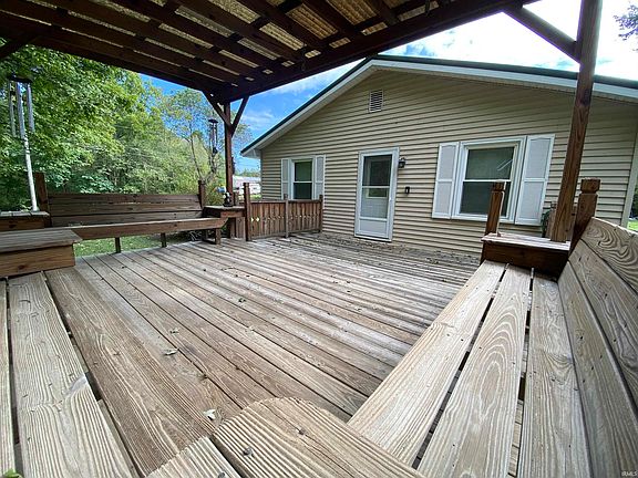 4th image of 82 N County Road 175 E