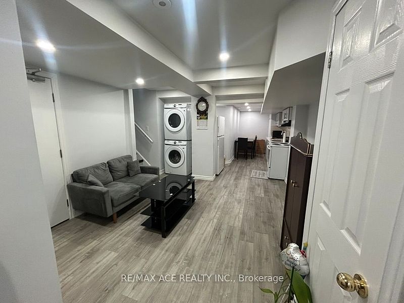 Toronto Townhouse for rent - 1 Bedroom — photo 4