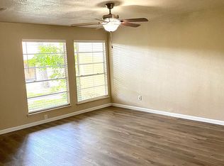 5819 Sunforest Dr, Houston, TX 77092