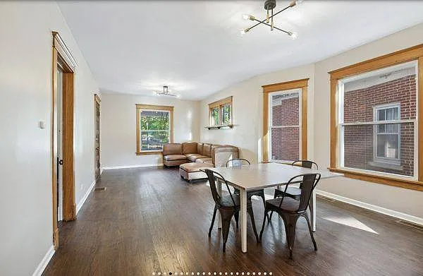 2146 Asbury Ave — Photo 2