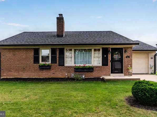 31 Fargreen Rd, Camp Hill, PA 17011