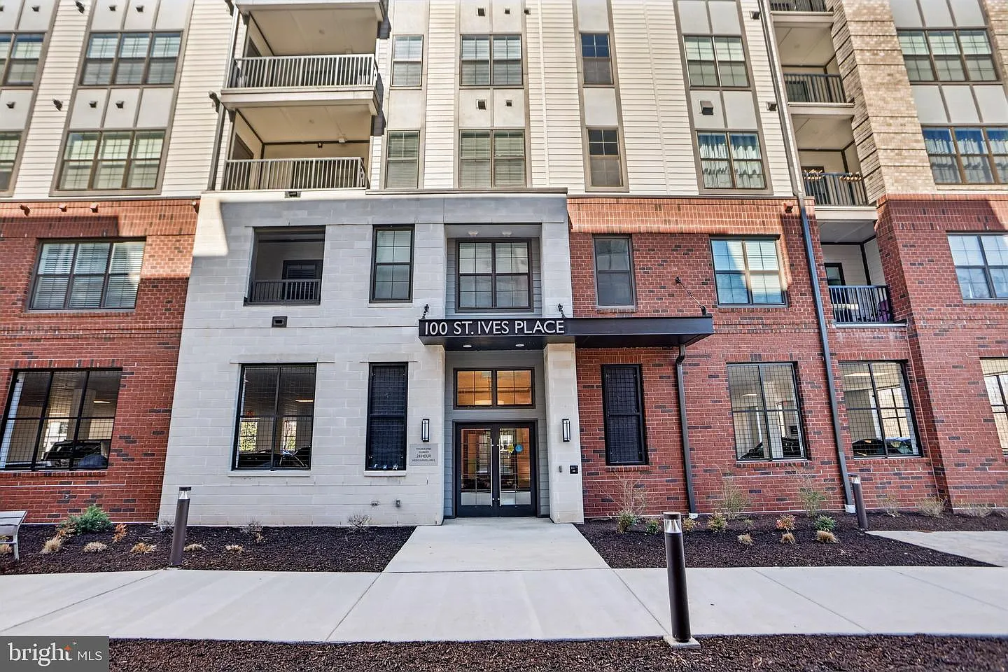 2 bed, 1665 sqft, $4,000 — Photo 2