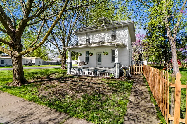 202 N West St photo 1