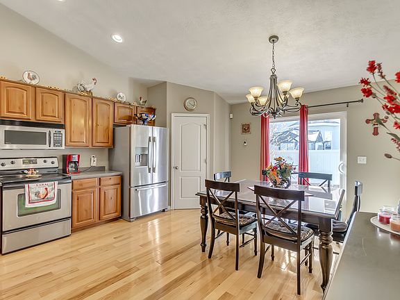 3rd image of 5009 W Greenstreak Dr